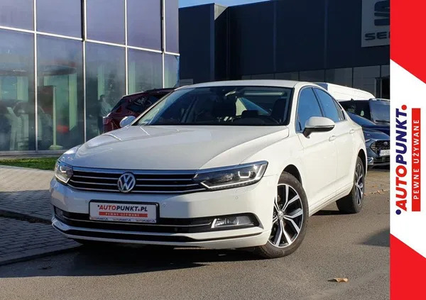 volkswagen kraków Volkswagen Passat cena 69900 przebieg: 140142, rok produkcji 2017 z Kraków